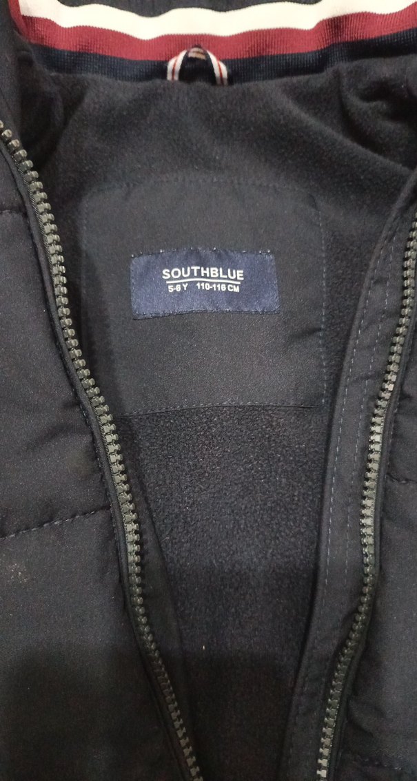 Erkek Çocuk Siyah Kapüşonlu Yelek - Görsel 3