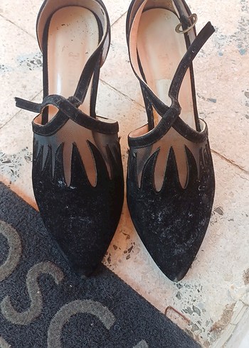 Siyah Dantel Detaylı Gotik Stiletto Kadın Ayakkabı
