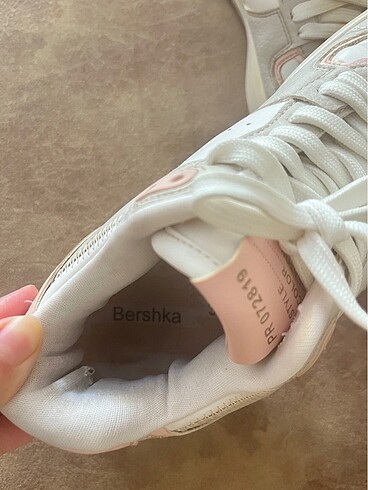35 Beden Bershka spor ayakkabı