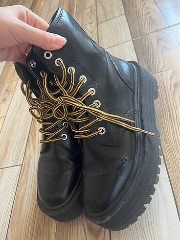 35 Beden PULL BEAR SİYAH BOT