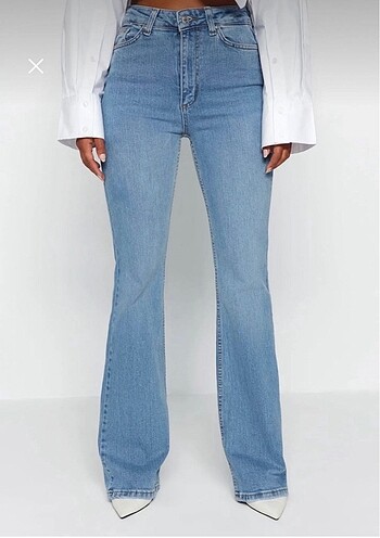 Trendyolmilla mavi yüksek bel flare jeans