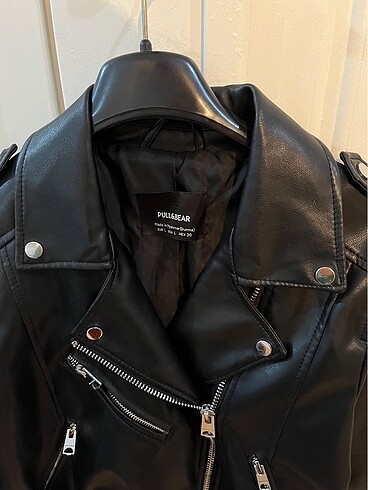 l Beden Pull and bear deri ceket