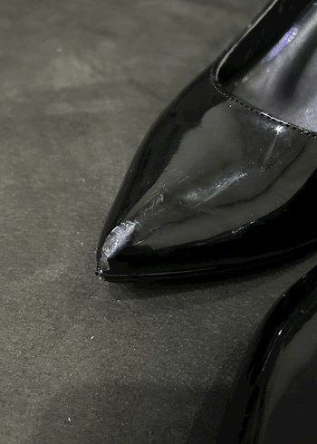 Parlak Siyah Derimod Stiletto - Görsel 2