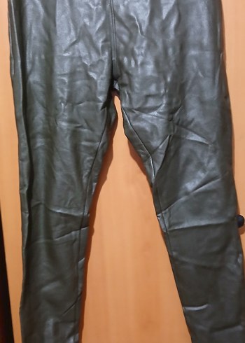 Kadın askeri yeşilin koyusu Deri Biker tayt - Görsel 2