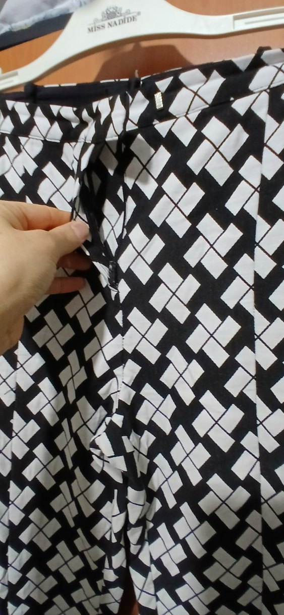 Kadın Beyaz Pilili Kumaş Pantolon - Görsel 4