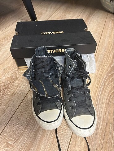 Bilekli Converse