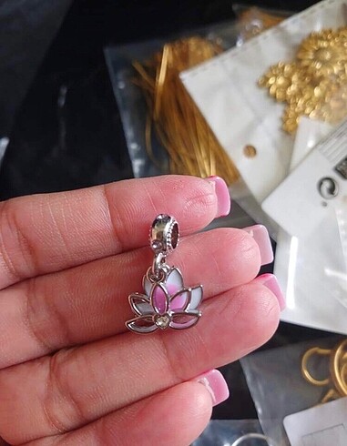 Pandora Pandora Lotus Charm