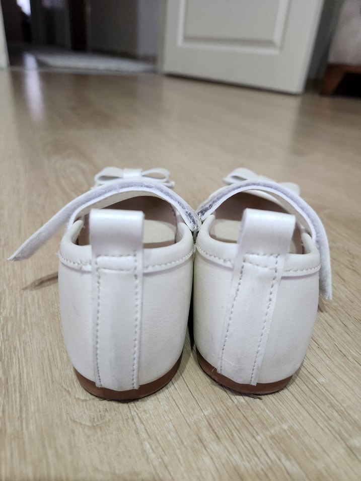 Kız Çocuk Beyaz Fiyonk Detaylı Babet - Görsel 3