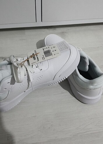 40 Beden beyaz Renk Adidas 