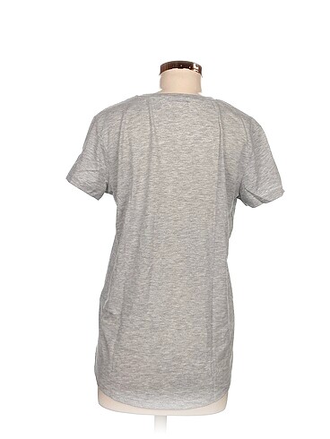 m Beden LC Waikiki T-shirt %70 İndirimli.