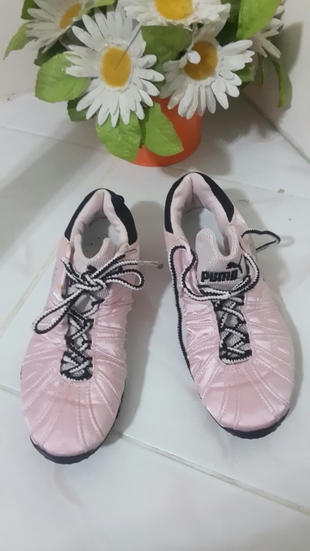 pembe saten kaplı puma ayakkabı. 37.5 numara