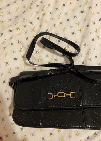 MNG Siyah Yılan Derisi Desenli Deri Çanta - Görsel 6