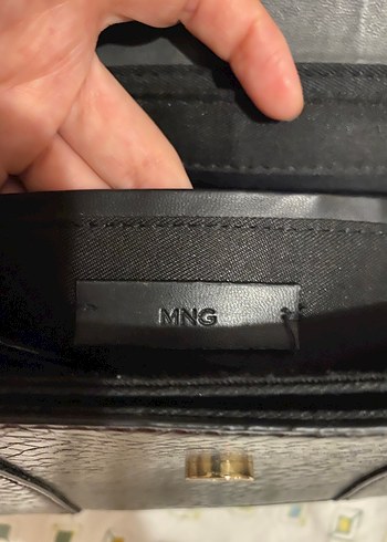 MNG Siyah Yılan Derisi Desenli Deri Çanta - Görsel 2