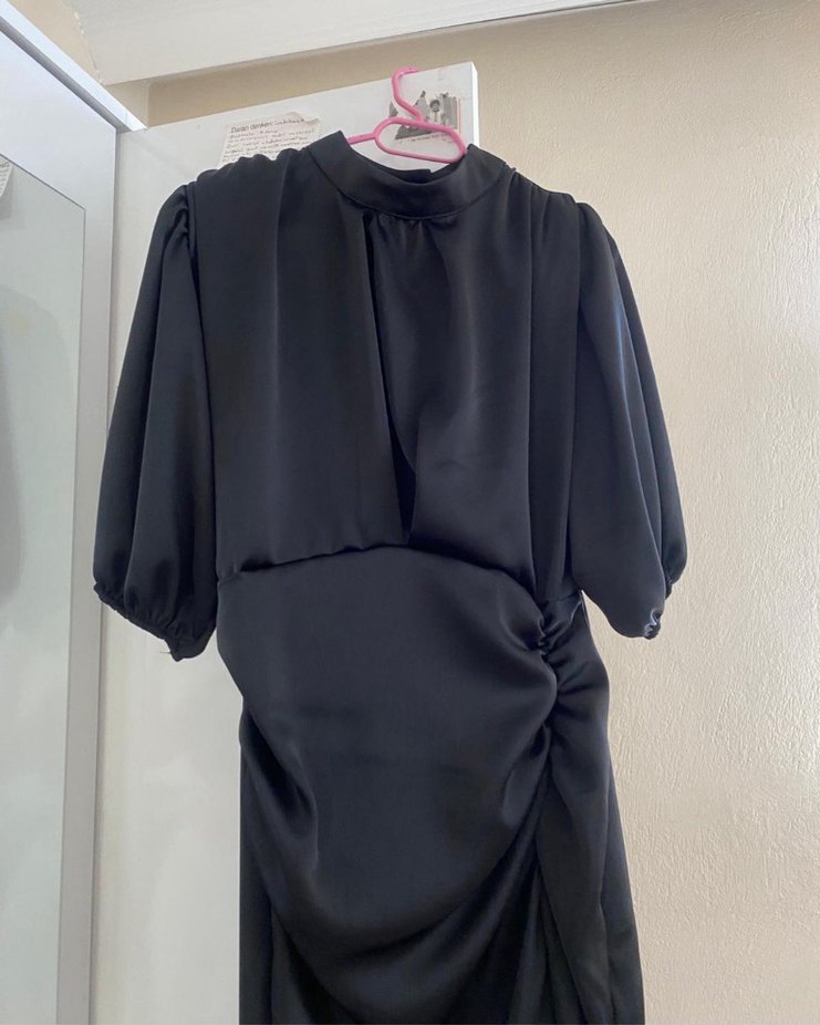 Siyah Saten Drapeli Mini Elbise - Görsel 3