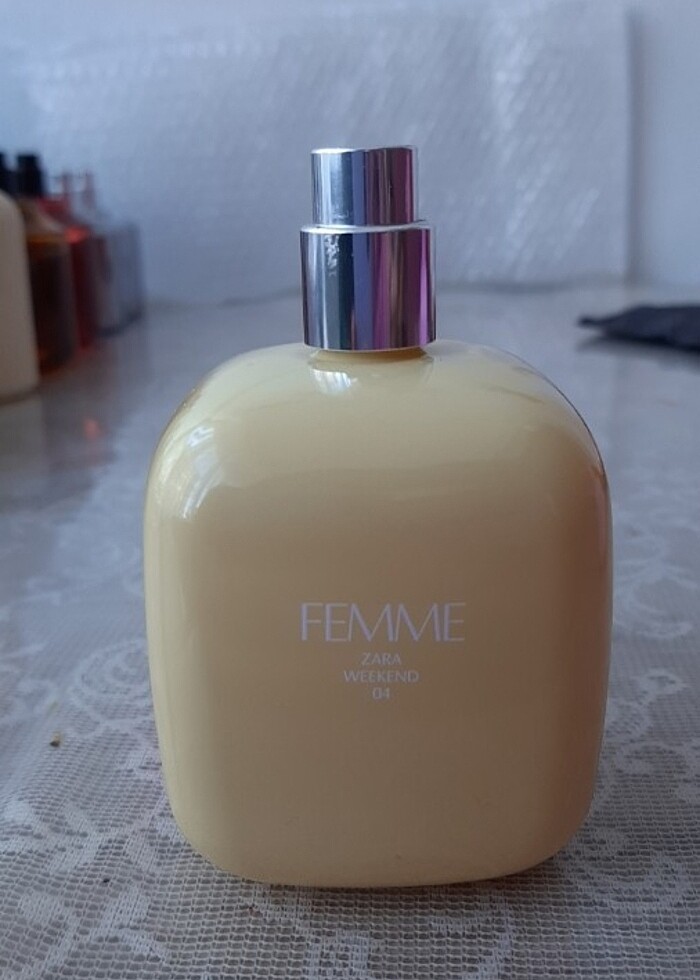 Zara Femme Weekend 04 Parfüm Zara Parfüm 20 İndirimli Gardrops