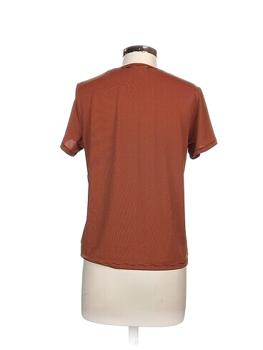 m Beden Zara T-shirt %70 İndirimli.
