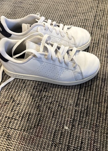 34 Beden Orijinal Adidas Beyaz Bağcıklı Spor Ayakkabı