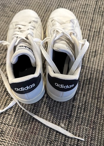 Adidas Orijinal Adidas Beyaz Bağcıklı Spor Ayakkabı