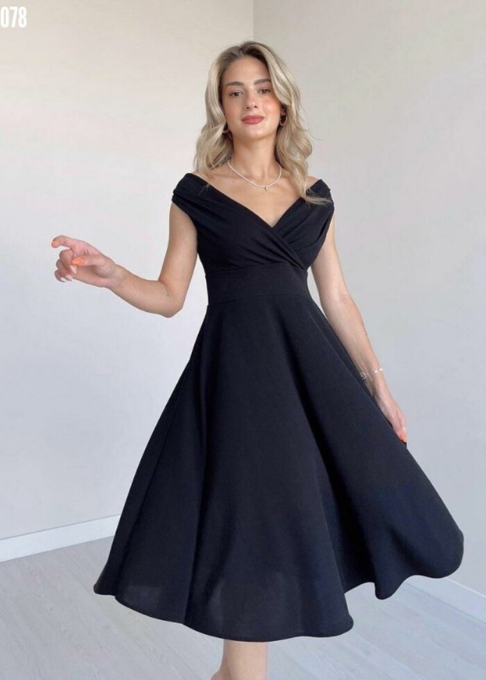 İLAN NO Y E 7 BAYANLARA KREP KUMAŞ ETEĞİ VOLANLI ELBİSELER - Görsel 3