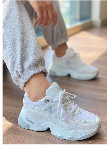İLAN NO A 11 H BAYAN NEW BALANCE SPOR AYAKKABILARI