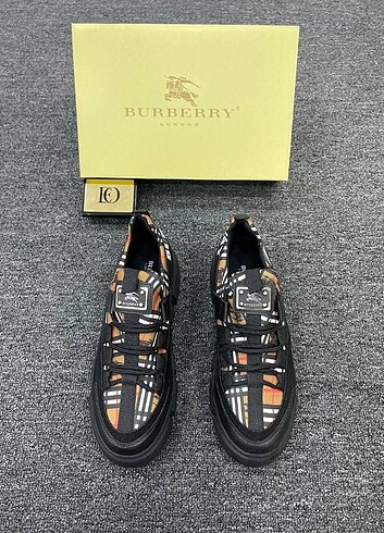 40 Beden İLAN NO A 50 H ERKEK BURBERRY SPOR AYAKKABISI