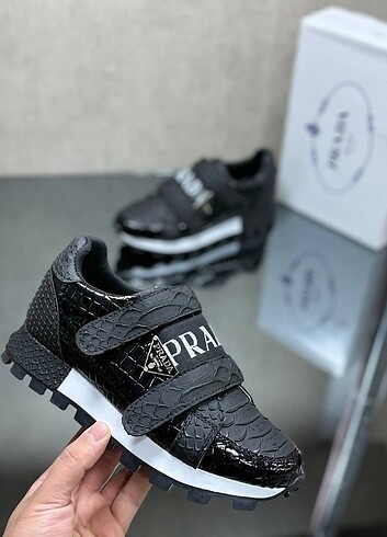 Prada İLAN NO A 72 H ERKEK PRADA AYAKKABISI