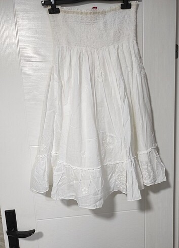 Miss selfridge, Straplez beyaz elbise.