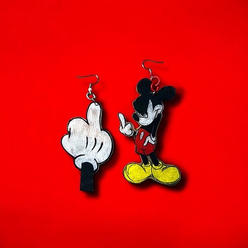 Mickey Mouse tasarım küpe