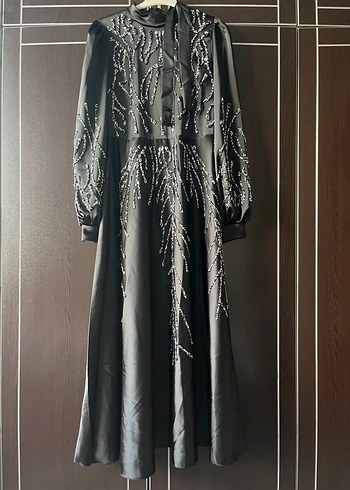 Nakışlı Uzun Kollu Siyah Gotik Elbise
