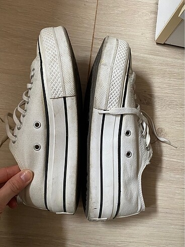 37,5 Beden beyaz Renk Platformlu converse