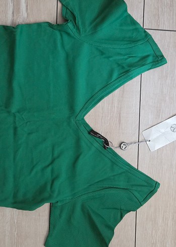 Kadın V Yaka Koyu Yeşil Basic Tişört - Görsel 2