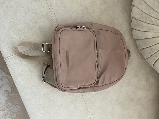 Pull and bear sırt çantası