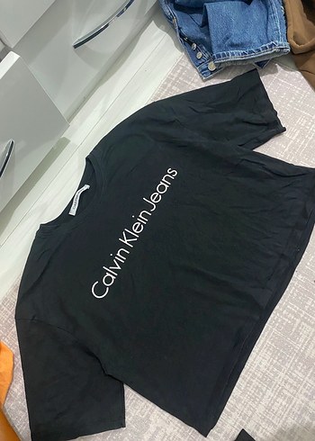 Calvin Klein crop tişört