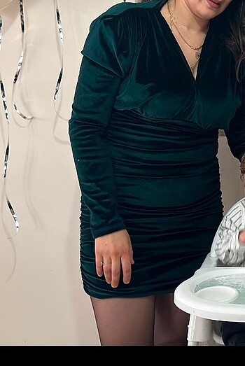 Omuz vatkalı yeşil kadife
