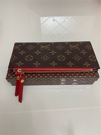 Louis Vuitton cüzdan ve el çantası (1.Sınıf