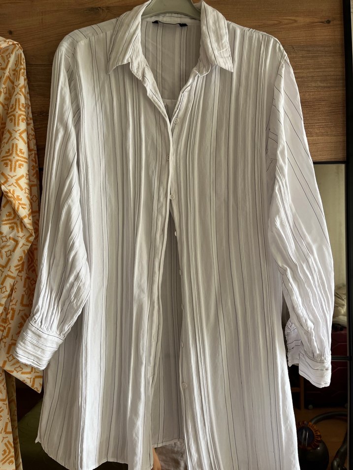 Uzun Kollu V Yaka Beyaz Keten Gömlek - Görsel 2