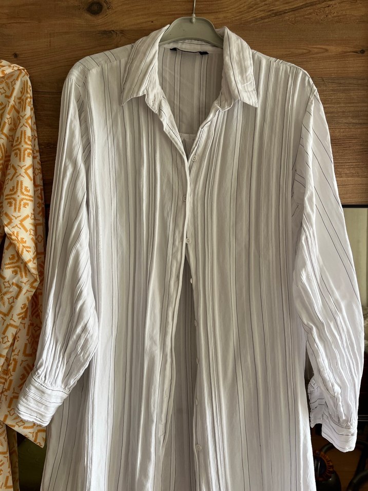 Uzun Kollu V Yaka Beyaz Keten Gömlek - Görsel 5