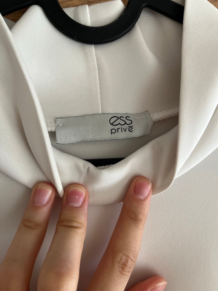 Kadın Beyaz Yüksek Yakalı Uzun Tunik - Görsel 2