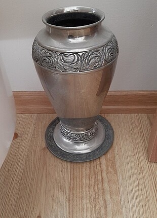 Alman gümüşü işlemeli vazo( alt tabak ona ait değildir) boy 27 
