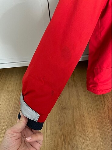 8 Yaş Beden kırmızı Renk H&M erkek çocuk mont