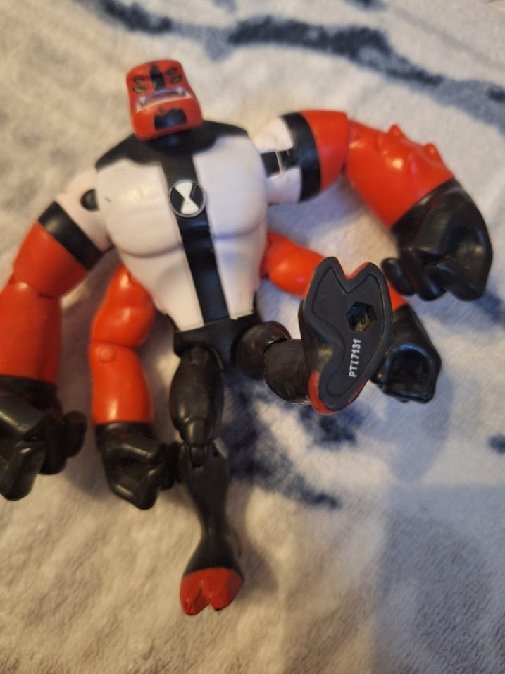 ben 10 orijinal 4 kol - Görsel 3