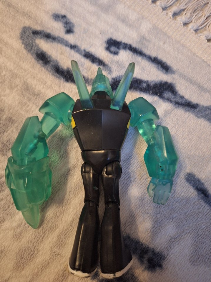 ben 10 elmas kafa orijinal - Görsel 3