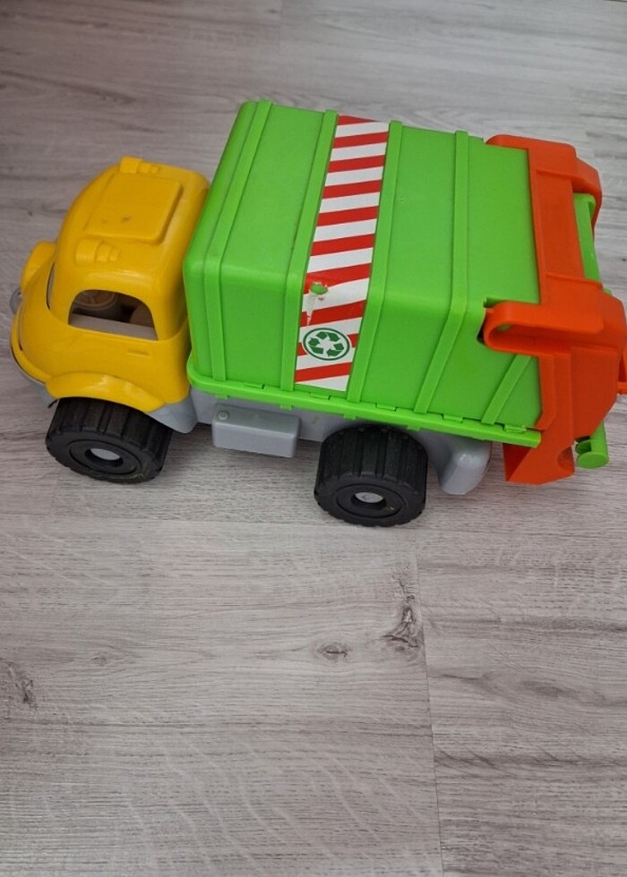 Büyük çöp kamyonu - Görsel 2