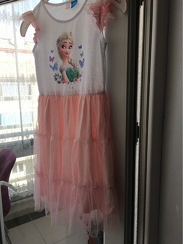 LC Waikiki Şık bir kızçocuk elbisesi