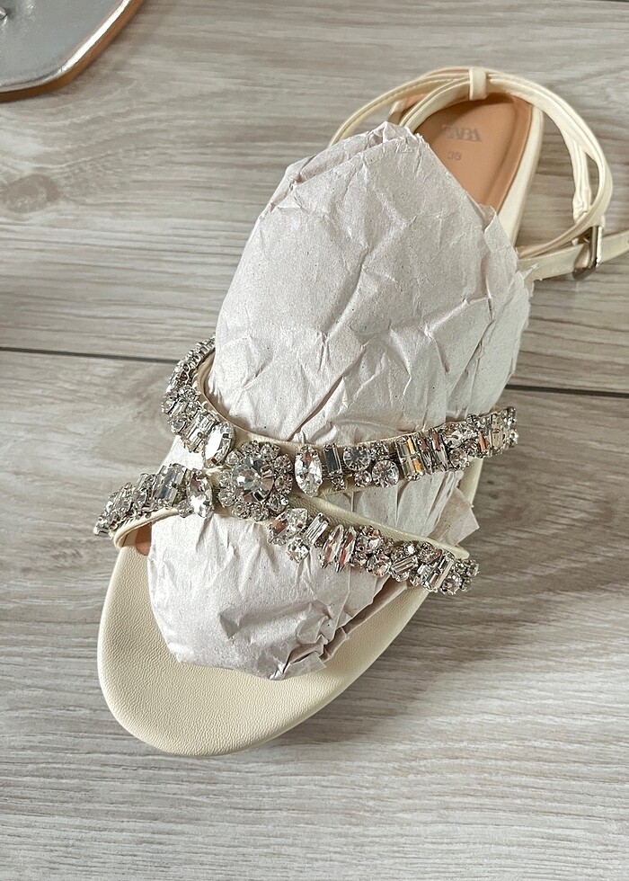 Zara kadın taşlı sandalet - Görsel 2