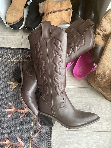 Zara 36 numara kovboy çizme