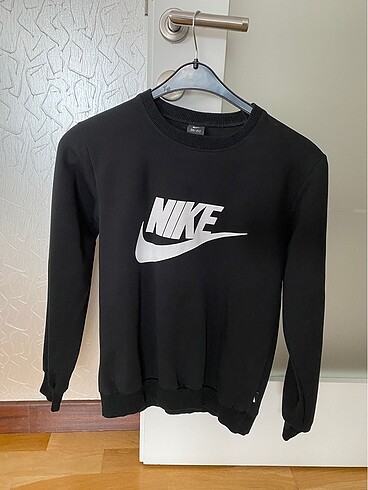 Nike sweatshirt