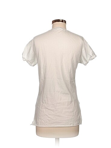 m Beden Diğer T-shirt %70 İndirimli.