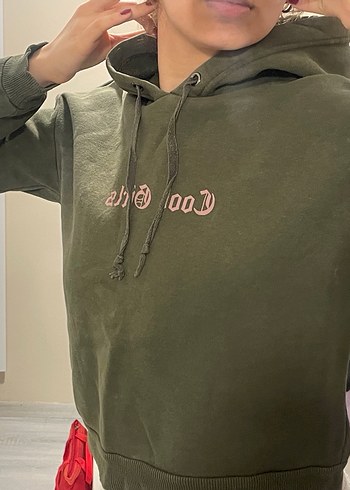 Kadın Haki Kapüşonlu Kısa Kollu Sweatshirt - Görsel 2