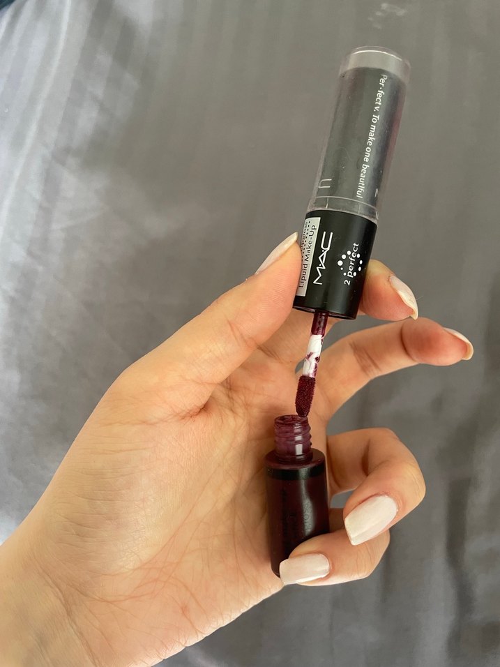 Mac Bordo Çift Taraflı Likit Ruj - Görsel 4